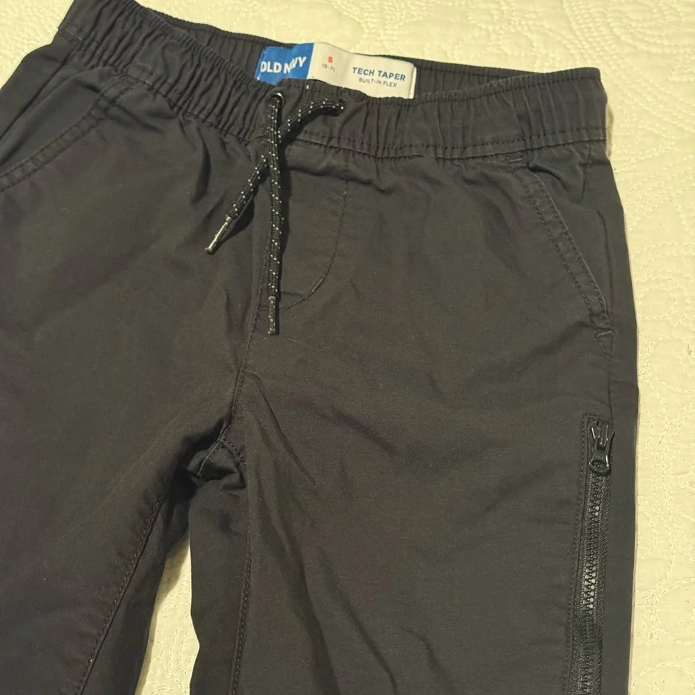 Old Navy‎ Black Built-In Flex Tapered Tech Pants for Boys S (6-7)
